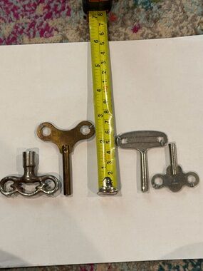 4 Vintage Clock Winding Keys